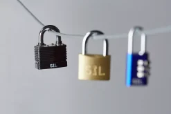 Cadenas à combinaison Smith & Locke en aluminium coloris bleu l.21 mm anse en acier