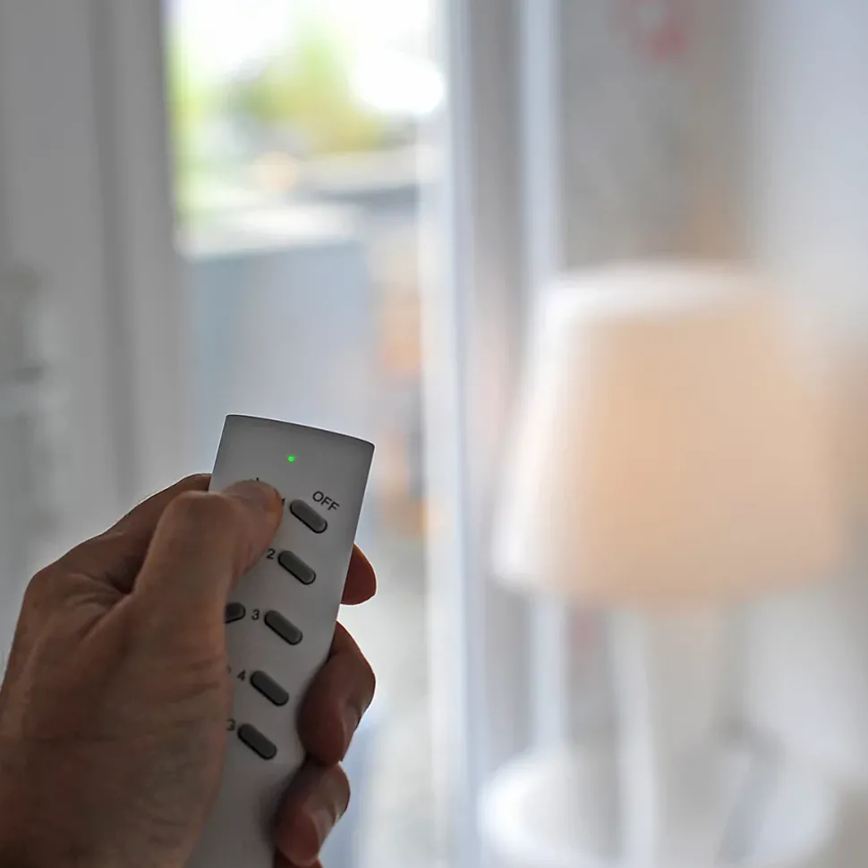 CHACON Set de 3 prises On/Off+ Telecommande 2000W - FR