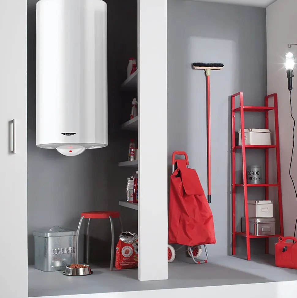 Chauffe-eau électrique stéatite Ariston Stileos 200L à fixer au mur