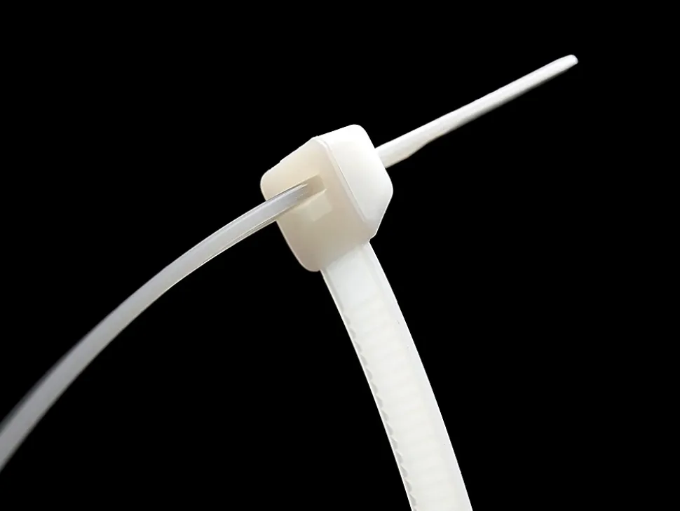Colliers de fixation en nylon. Blancs. 2,5x200 - 100pces