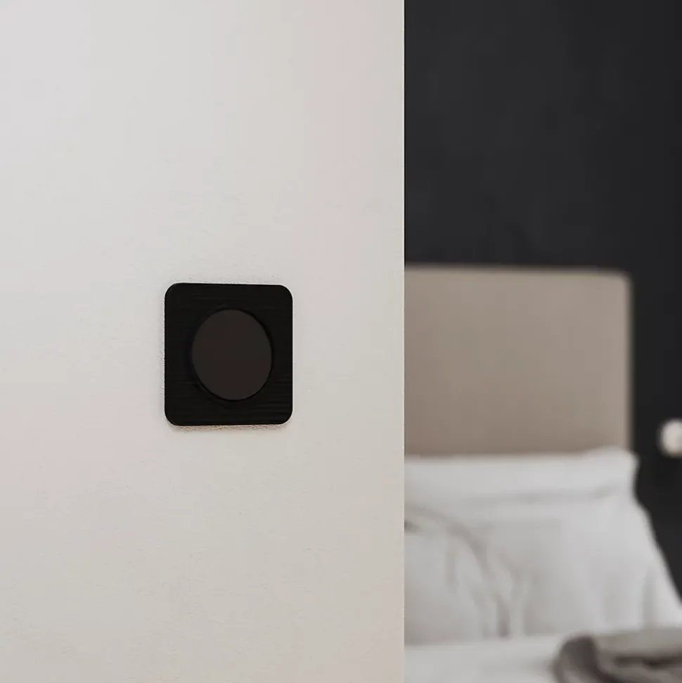 Ensemble double interrupteur + 1 prise avec terre affleurante + 1 prise USB-A+C Jacobsen Espen noir composable