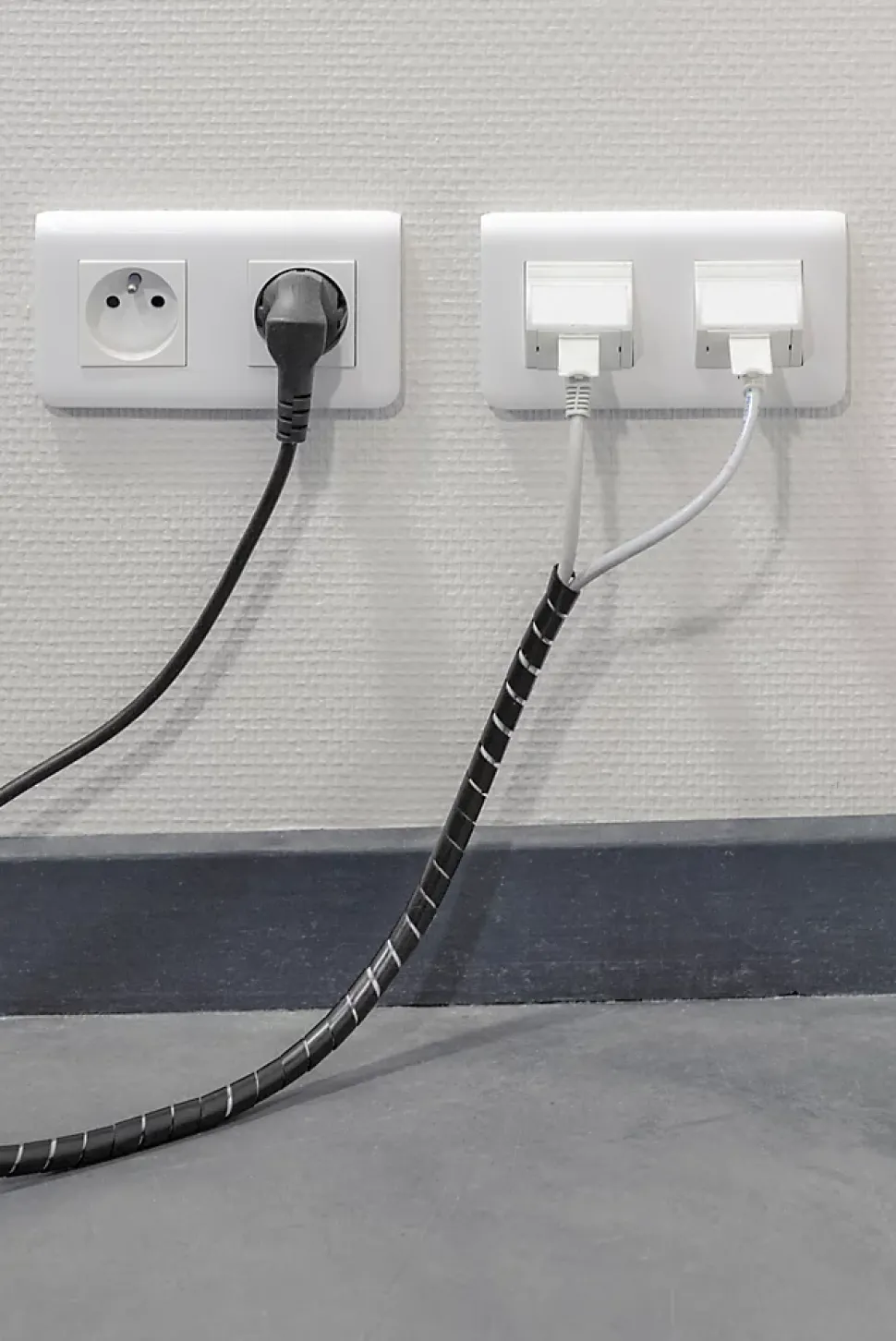Gaine range-câbles en spirale Diall blanc ø 9 à 80 mm x 2,5 m