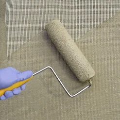 Grille en fibre de verre (25m x 1m). Imperméabilisation et réparation avec mortiers, caoutchouc et peintures imperméabilisantes