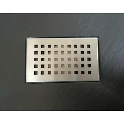 Grille inox PIATTO pour receveurs de douche en SoliCast motif quadrillage