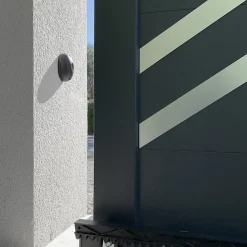 Motorisation solaire Avidsen Zenia SE avec digicode pour portail coulissant