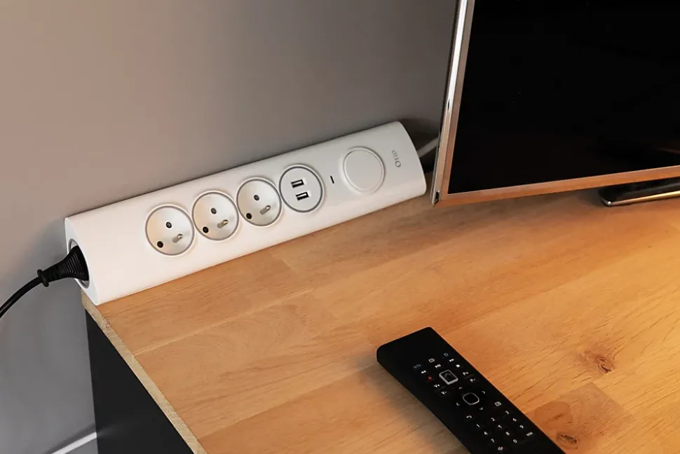 Multiprise d'angle 3 prises + 2 USB à câbler