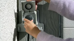 Prise de courant étanche Legrand Green'up pour véhicule électrique + patère de sécurité