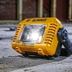 Projecteur de chantier compact XR 12/18/54 V (sans batterie ni chargeur) - DEWALT - DCL077-XJ