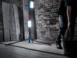 Projecteur de chantier double sur pied à LED filaire Erbauer Lewo 1600 lumens (20W)