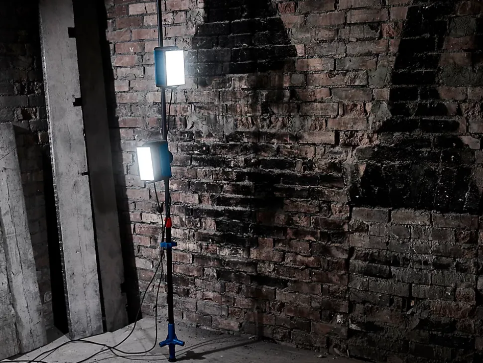 Projecteur de chantier double sur pied Erbauer 2000 lumens