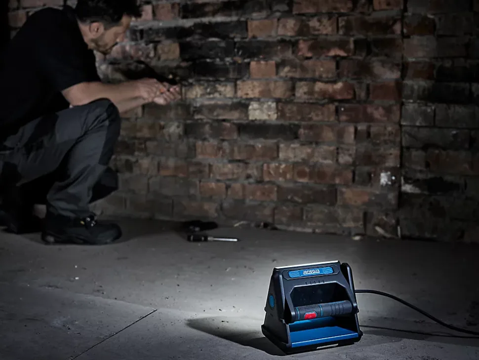 Projecteur de chantier Erbauer sur batterie 3000 lumens
