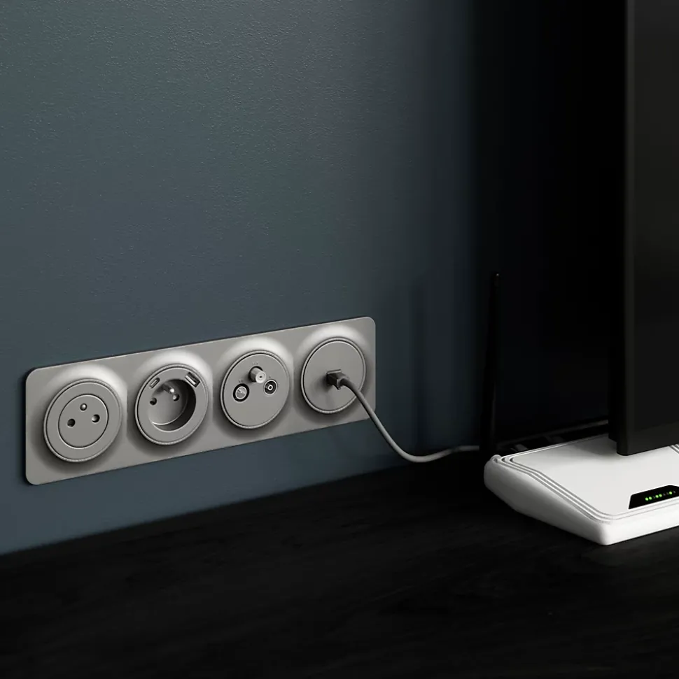 Triple prise avec terre prêt câblée Jacobsen Espen aluminium composable